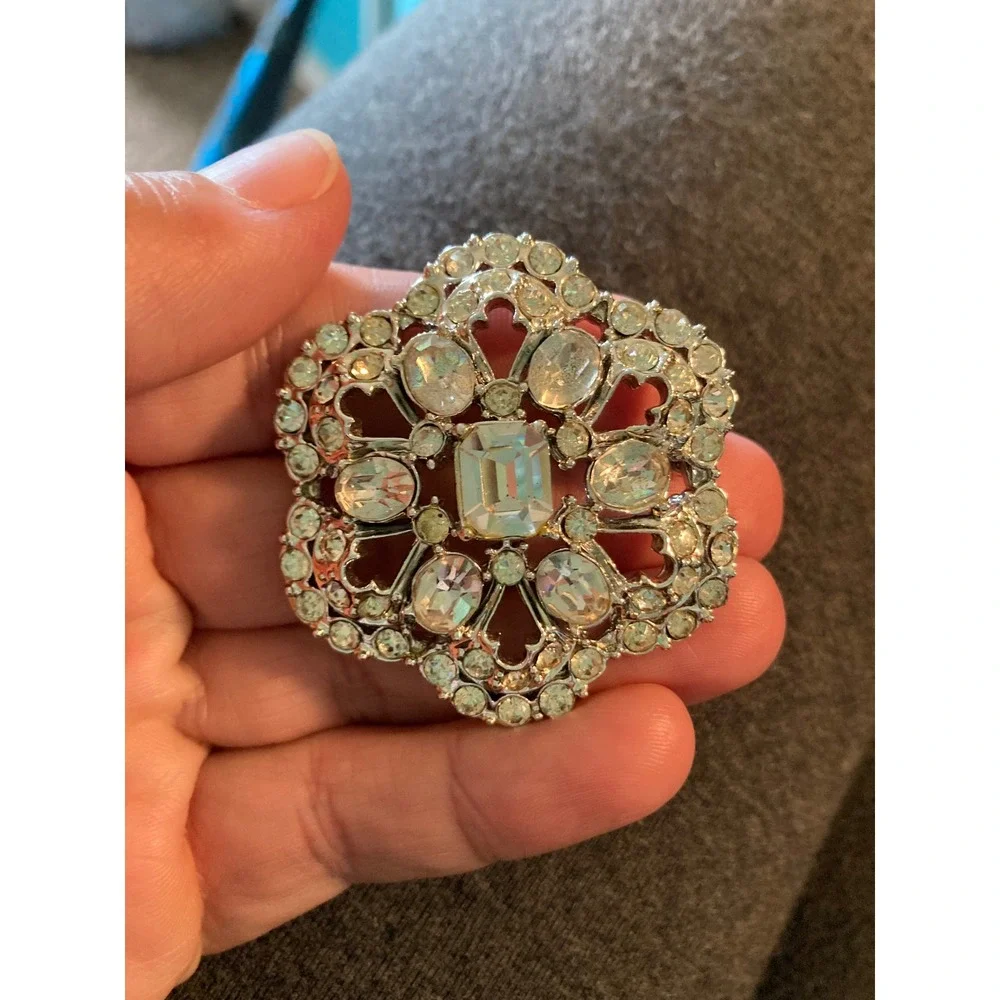 Vintage Clear Rhinestone Brooch Openwork‎ Filigree Silver Tone Pin Emerald Cut